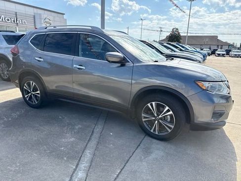 Used 2020 Nissan Rogue SV w/ Premium Package AWD/4WD image 6