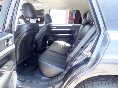 Used 2010 Subaru Outback 2.5i Premium image 15