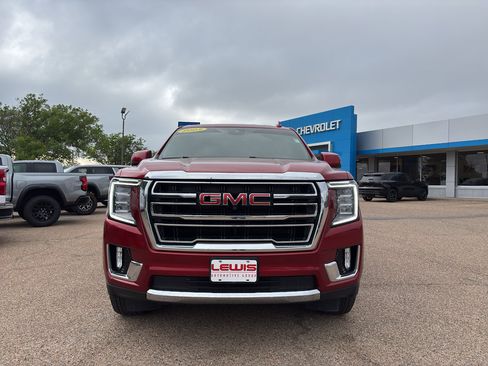 Used 2023 GMC Yukon SLT w/ SLT Premium Package AWD/4WD image 3