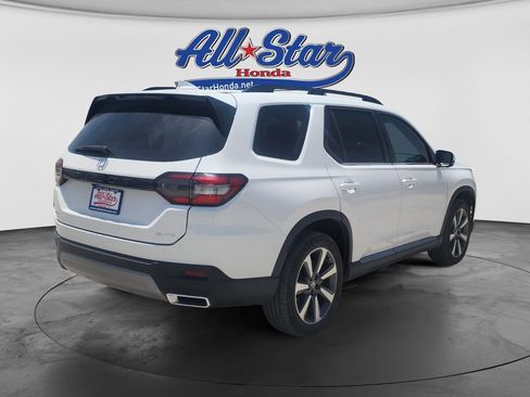 Used 2025 Honda Pilot Elite image 6