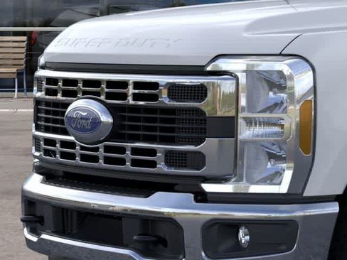 New 2026 Ford F250 XLT w/ FX4 Off-Road Package AWD/4WD image 17