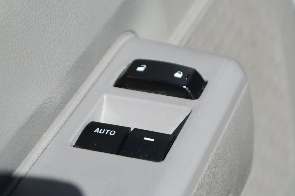 Used 2024 Ford E-450 and Econoline 450 Super Duty w/ Power Windows & Locks Group RWD image 16