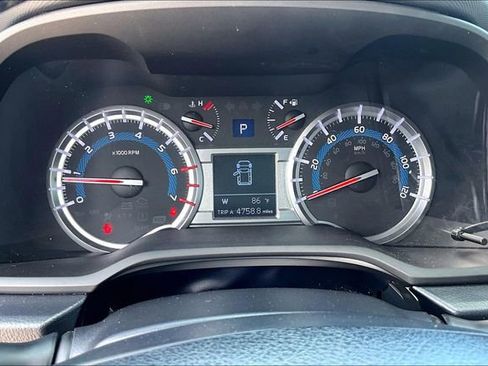 Used 2018 Toyota 4Runner SR5 Premium RWD image 17
