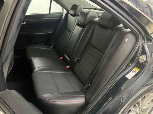 Used 2017 Toyota Camry SE image 19