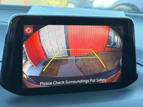 Used 2017 MAZDA MAZDA3 Sport FWD image 6