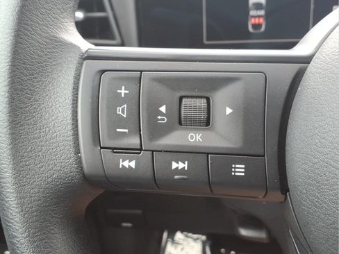 Certified 2025 Nissan Kicks SV FWD image 17