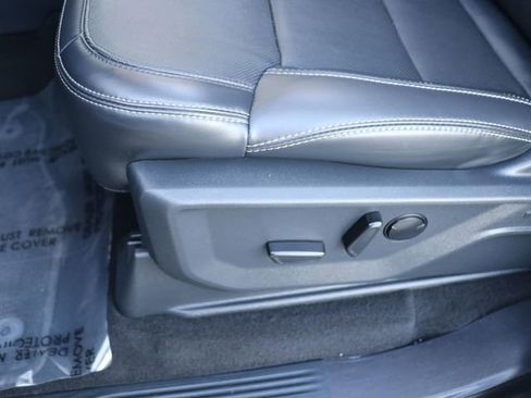 Used 2025 Ford Expedition Platinum AWD/4WD image 19