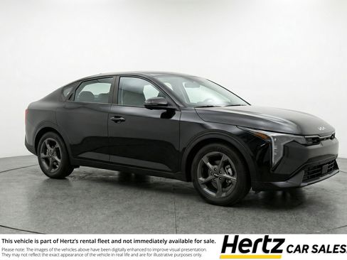 Used 2025 Kia K4 LXS image 1