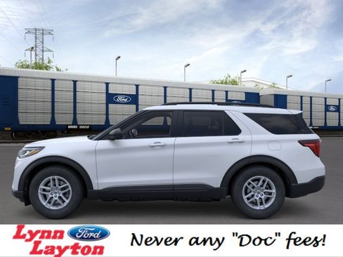 New 2026 Ford Explorer Active RWD image 3