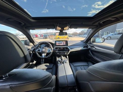 Used 2023 BMW M550i xDrive image 42