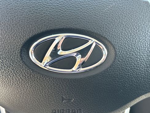 New 2025 Hyundai Venue SEL image 25