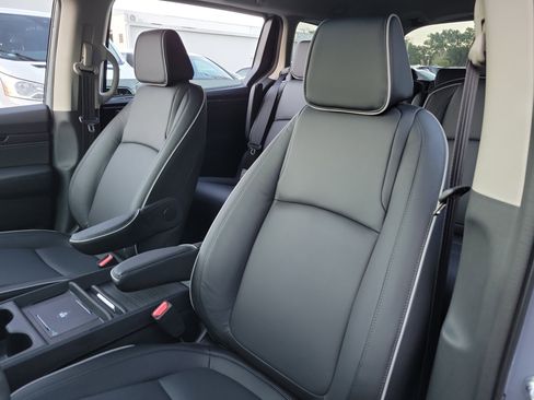 New 2026 Honda Odyssey Touring image 18