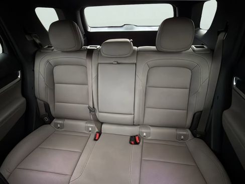 Used 2025 GMC Terrain Elevation w/ Elevation Premium Package image 13