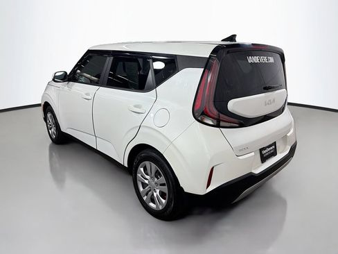 Used 2024 Kia Soul LX FWD image 7