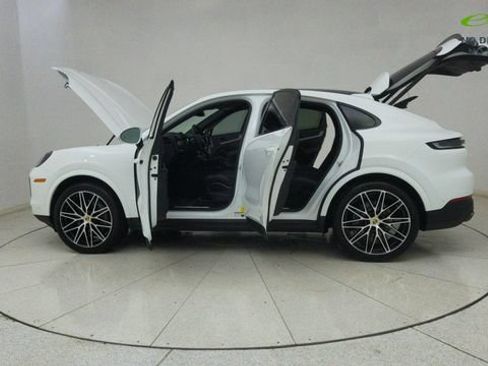 Used 2024 Porsche Cayenne Coupe AWD/4WD image 72