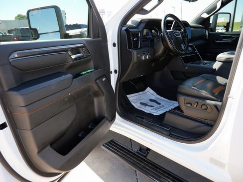 Used 2024 GMC Sierra 3500 AT4 AWD/4WD image 27