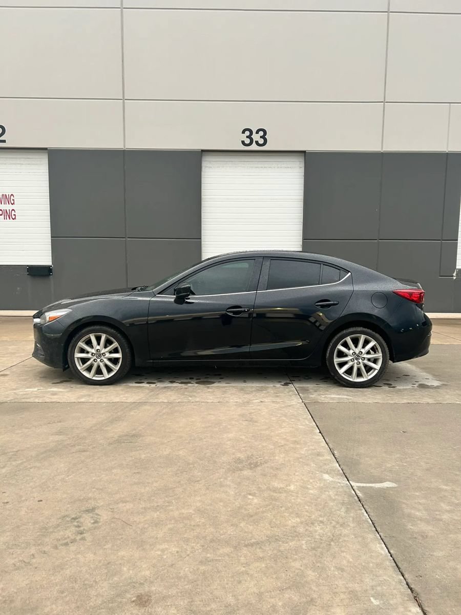 Used 2017 MAZDA MAZDA3 Touring FWD image 2