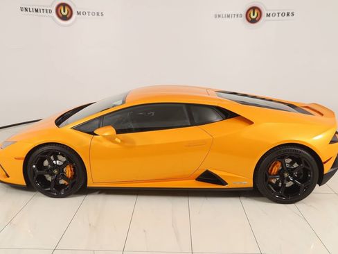 Used 2022 Lamborghini Huracan EVO image 34