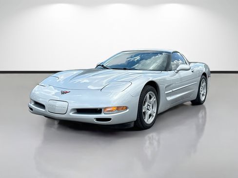 Used 1997 Chevrolet Corvette Coupe RWD image 7
