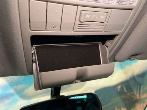 Used 2012 Toyota Venza XLE image 45