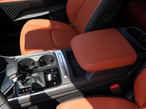New 2026 Kia Carnival EX FWD image 21