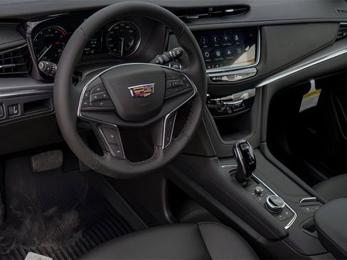 New 2026 Cadillac XT5 Luxury w/ LPO, Floor Liner Package image 7