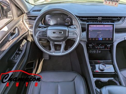 Used 2023 Jeep Grand Cherokee L Limited w/ Black Appearance Package image 22