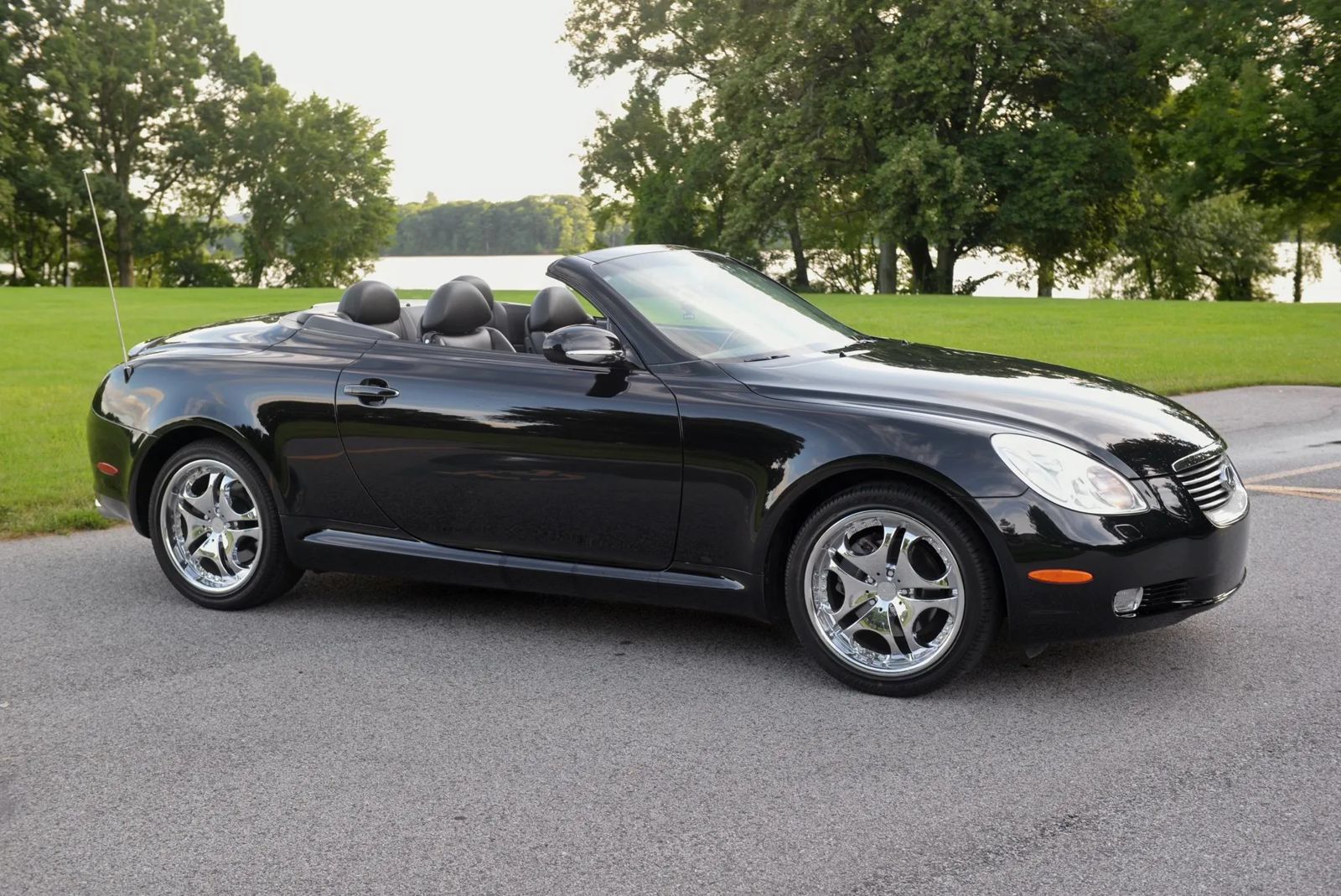 Used 2002 Lexus SC 430 Convertible RWD image 4