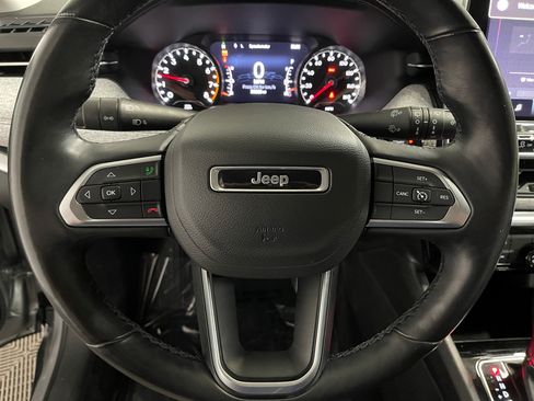 Used 2022 Jeep Compass Latitude AWD/4WD image 29