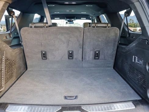 Used 2024 Chevrolet Suburban Premier image 27