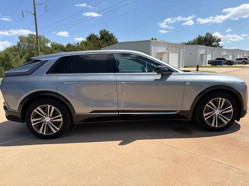 Used 2024 Cadillac Lyriq Luxury RWD image 6