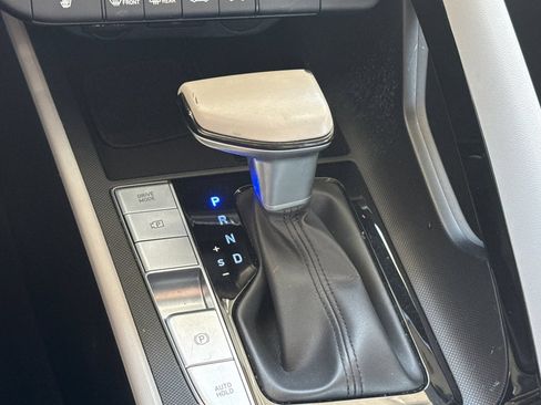 Used 2025 Hyundai Elantra Limited FWD image 31
