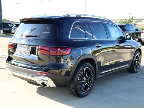 New 2026 Mercedes-Benz GLB 250 image 8