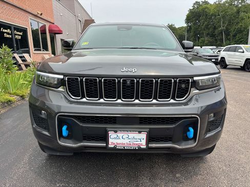 Used 2022 Jeep Grand Cherokee Overland w/ Advanced Protech Group III AWD/4WD image 2