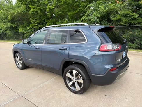 Used 2020 Jeep Cherokee Limited FWD image 3