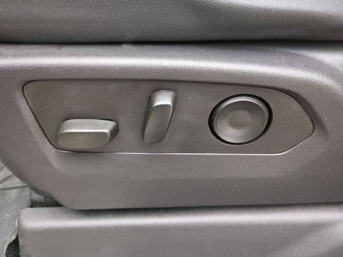 Used 2023 Chevrolet Silverado 1500 ZR2 w/ Technology Package image 17