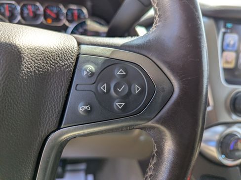 Certified 2020 Chevrolet Suburban LT AWD/4WD image 17
