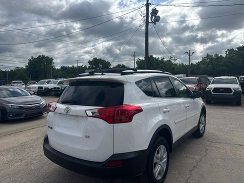 Used 2015 Toyota RAV4 LE FWD image 5