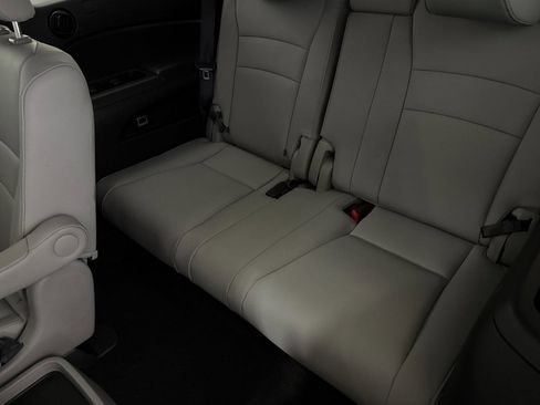 Used 2019 Honda Pilot Touring image 32