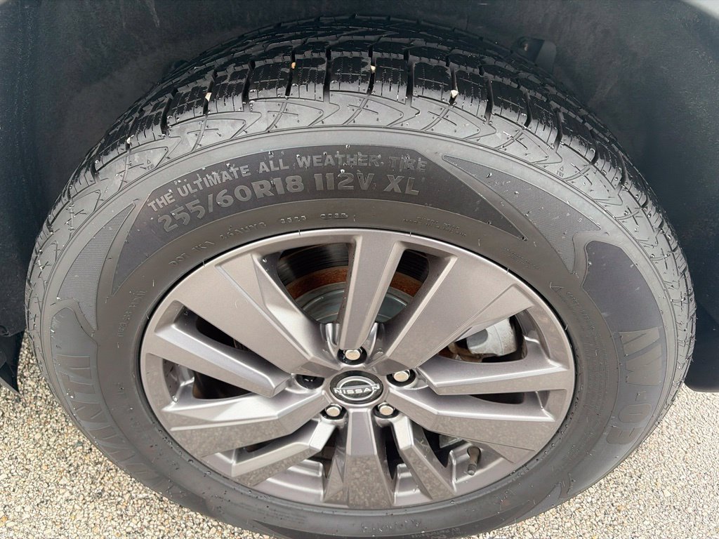 Used 2022 Nissan Pathfinder SV FWD image 34