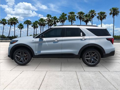 New 2026 Ford Explorer ST-Line w/ ST-Line Street Pack AWD/4WD image 4