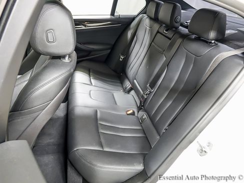 Used 2019 BMW 530i xDrive image 11