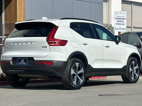 Certified 2025 Volvo XC40 B5 Plus image 2