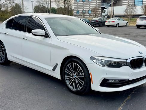 Used 2017 BMW 530i 530i Sedan 4D image 3