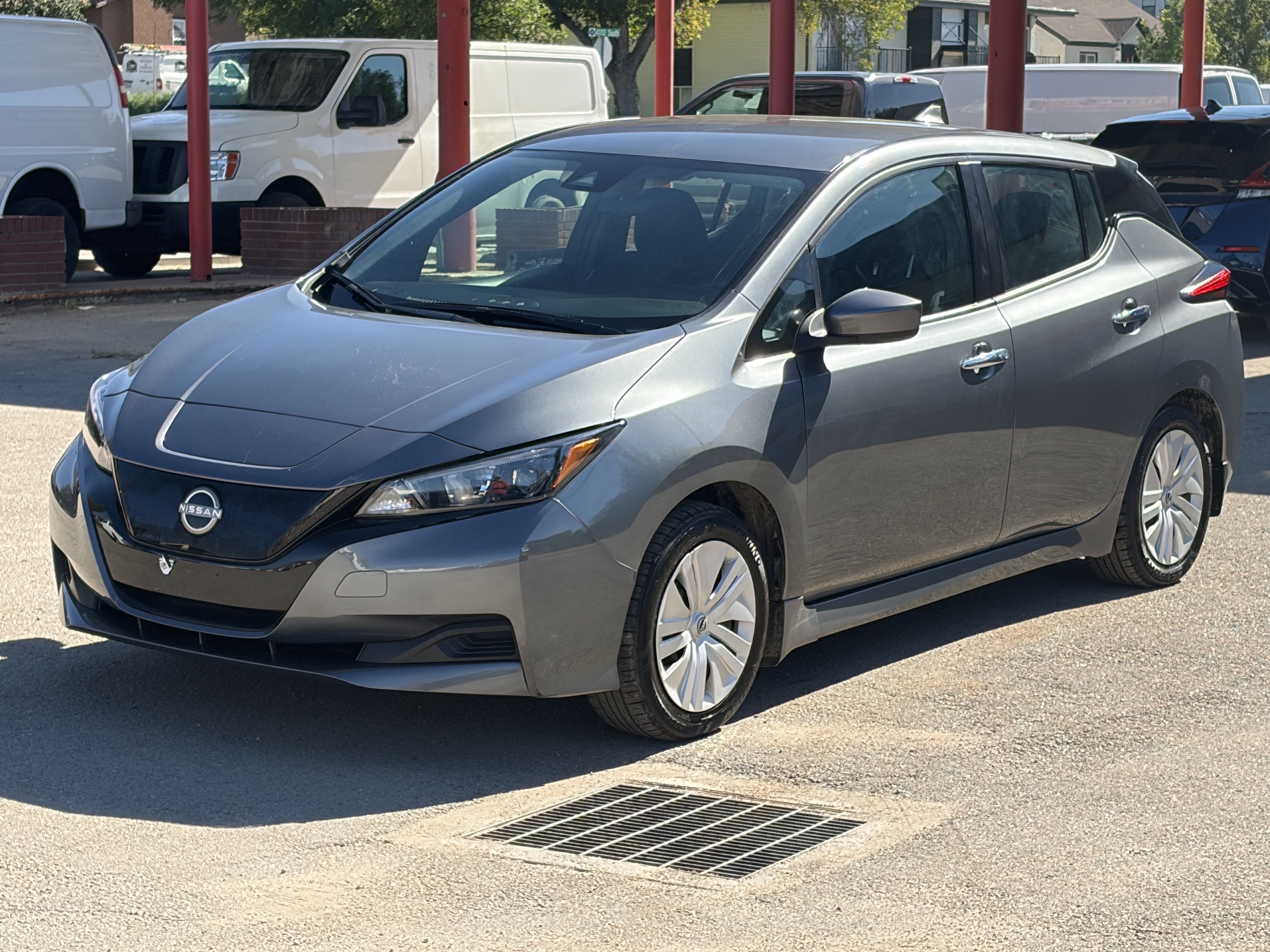 Used 2025 Nissan Leaf S FWD image 2