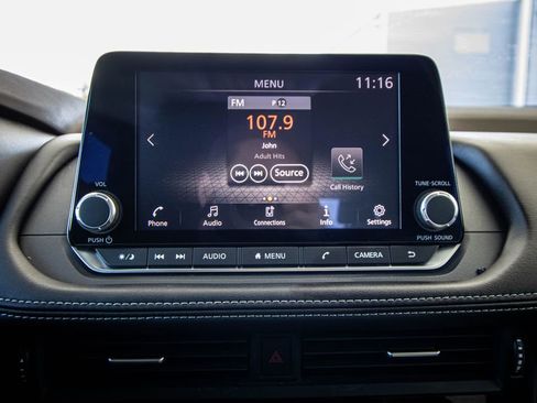 Used 2021 Nissan Rogue S image 40