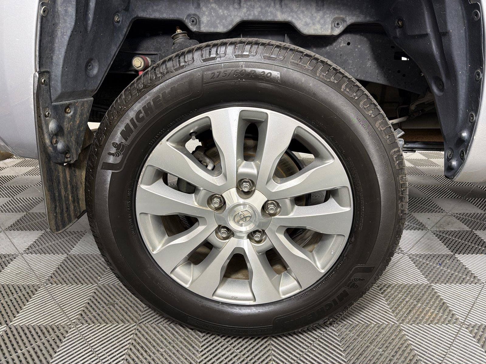 Used 2014 Toyota Tundra Limited w/ Limited Premium Package AWD/4WD image 15