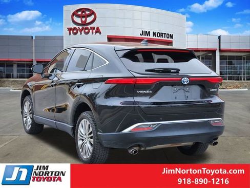 Used 2023 Toyota Venza Limited image 8