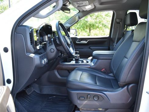 Used 2023 GMC Sierra 1500 SLT w/ SLT Premium Plus Package AWD/4WD image 16