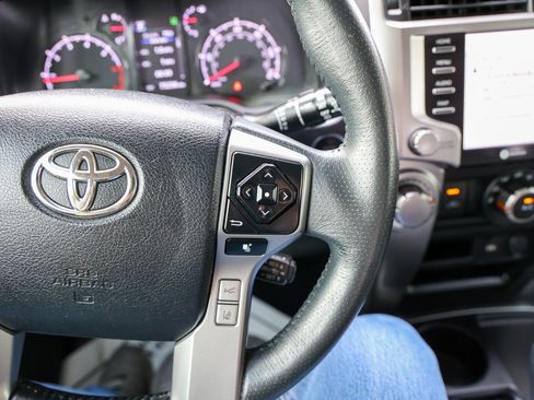 Used 2022 Toyota 4Runner SR5 Premium w/ Moonroof Package RWD image 19